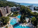 Hotel ?i împrejurimi
