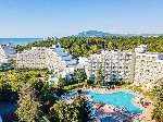 Hotel Laguna Mare (stânga) ?i Laguna Garden