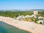 Hoteluri Laguna ?i plajă (Laguna Mare în mijloc)