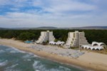 Vedere aeriană a hotelurilor Elitsa ?i Nona (dreapta)
