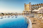 Hotel cu piscină