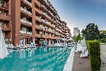Hotel cu piscină