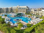 Hotel cu piscină