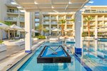 Piscină cu biliard