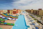 Piscina cu tobogane