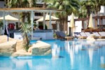 Bar langa piscina 