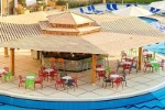 Bar langa piscina 