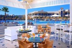 Bar langa piscina 