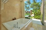 Hotel Candi Beach Resort & Spa