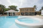 Bar langa piscina 
