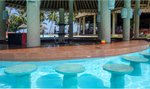 Bar la piscina