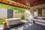 Baia vilei Kanifushi grand pool