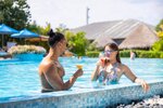 Bar langa piscina 