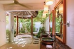 Vilă cu piscină pe plajă 2 dormitoare baie principală
