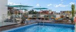 Piscină ?i terasă
