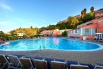 Hotel cu piscină