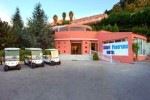 Intrarea la hotel