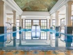 Piscina interioara