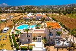 Hotel Emerald by Azul Collection