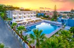 Hotel cu piscină