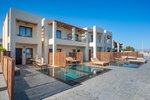 Bungalou pe malul mării, cu piscină privată