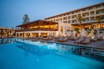 Piscină la clădirea principală