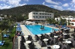 Hotel cu piscină