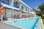 Camere cu piscină comună