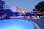 Vedere de seară a piscinei