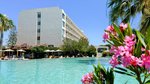 Hotel cu piscină