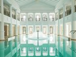 Piscina interioara