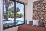 Bungalou cu piscină comună