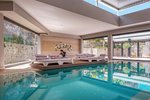 Piscina interioara
