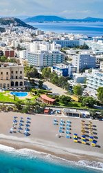 Hotelul ?i împrejurimile