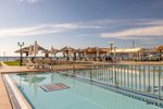 Piscină cu sec?iune separată pentru copii