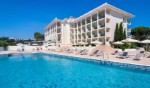 Hotel cu piscină