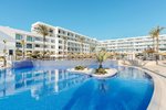 Hotel cu piscină