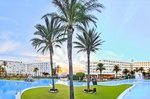 Hotel cu piscină