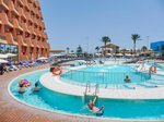 Hotel cu piscină