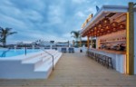 Bar langa piscina 