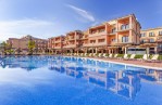 Hotel cu piscină