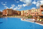 Hotel cu piscină