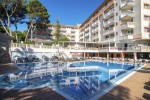 Hotel cu piscină