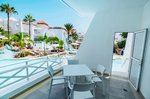 Balcon, camere cu acces direct la piscină