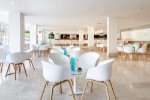 Lobby bar