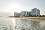 Hotel cu plajă