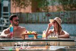 Bar langa piscina 