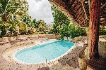 Piscina hotelului