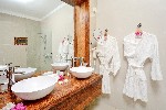 Bungalou Deluxe cu vedere la grădină, baie