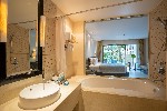Hotel Apsara Beachfront Resort and Villa